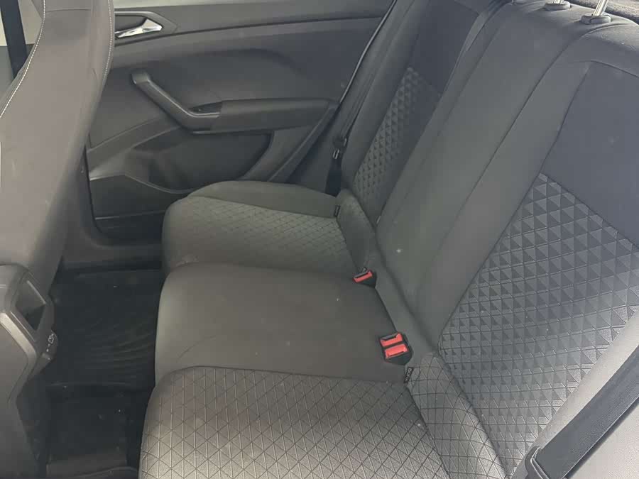 Volkswagen T-Cross 2022 car image #18