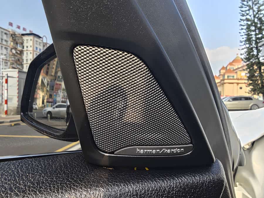 BMW 5 Series New Energy 2016 car image #18