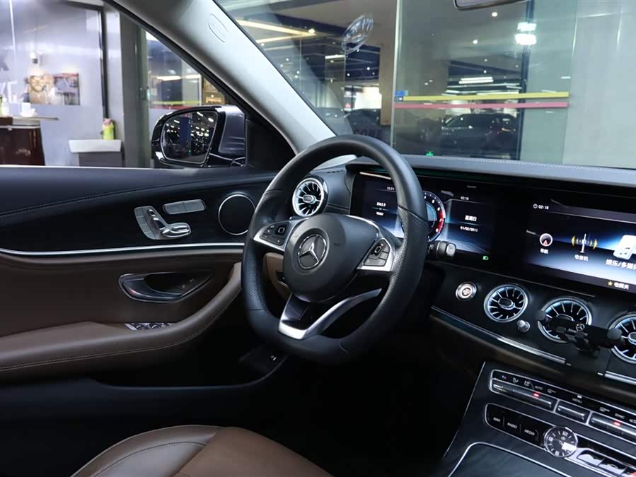 Mercedes-Benz E Class 2018 image de voiture #18