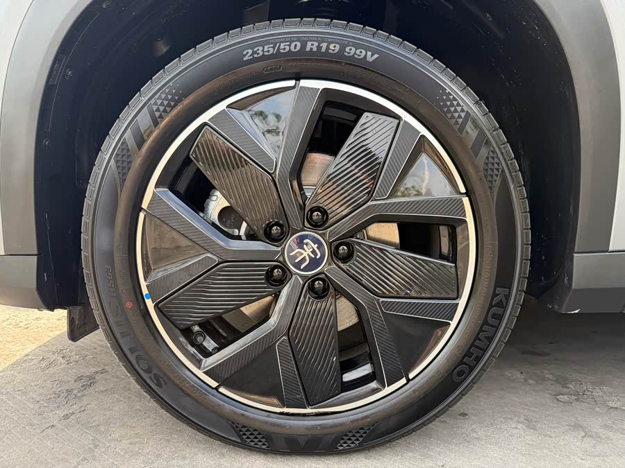 BYD SongL DM-i 2024 immagine di auto #18