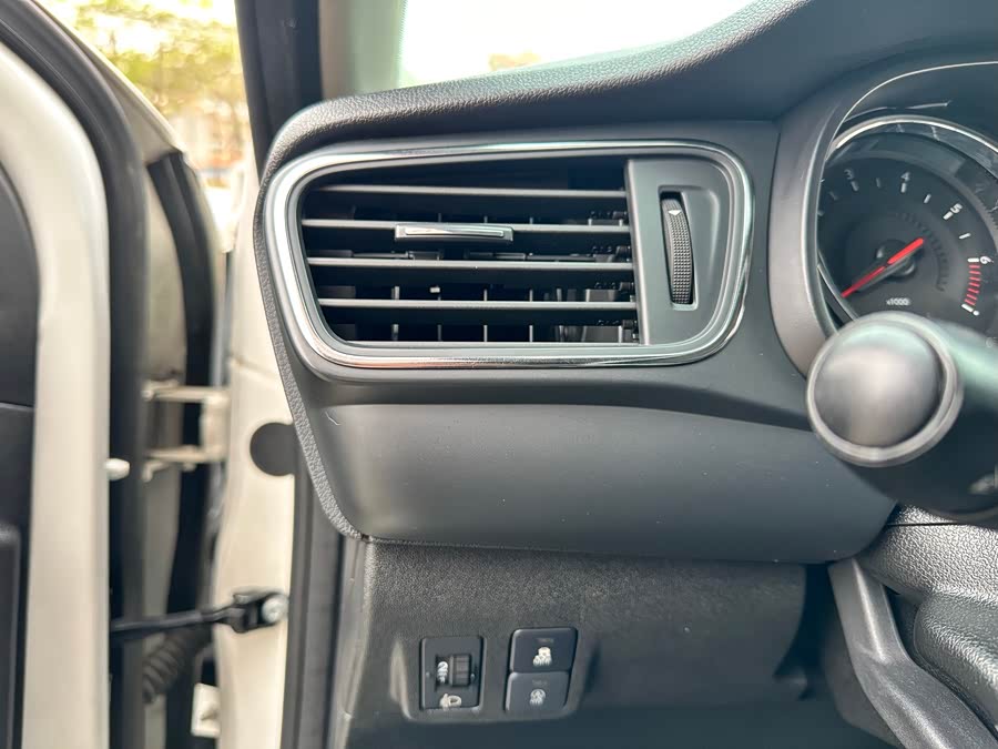 Citroen C3-XR 2018 car image #18