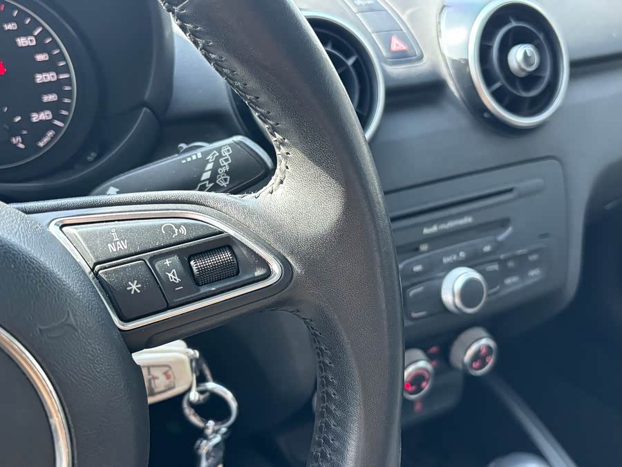 Audi A1 2014 car image #18