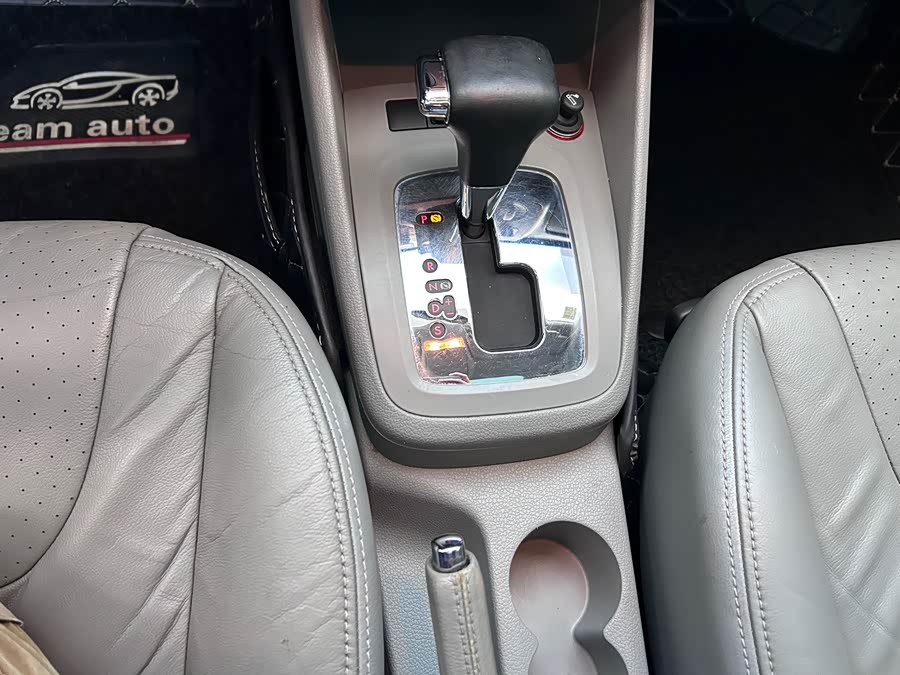 Volkswagen Bora 2012 immagine di auto #18