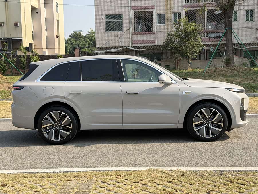 Li L6 2024 صورة سيارة #18