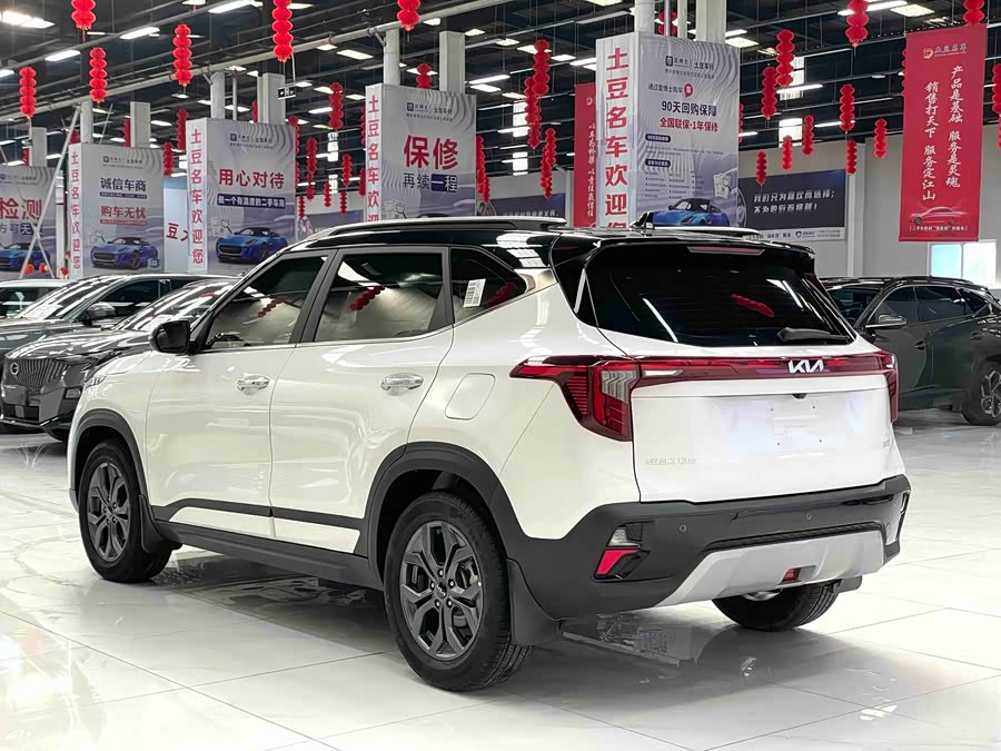 Kia Seltos 2024 imagen de coche #18