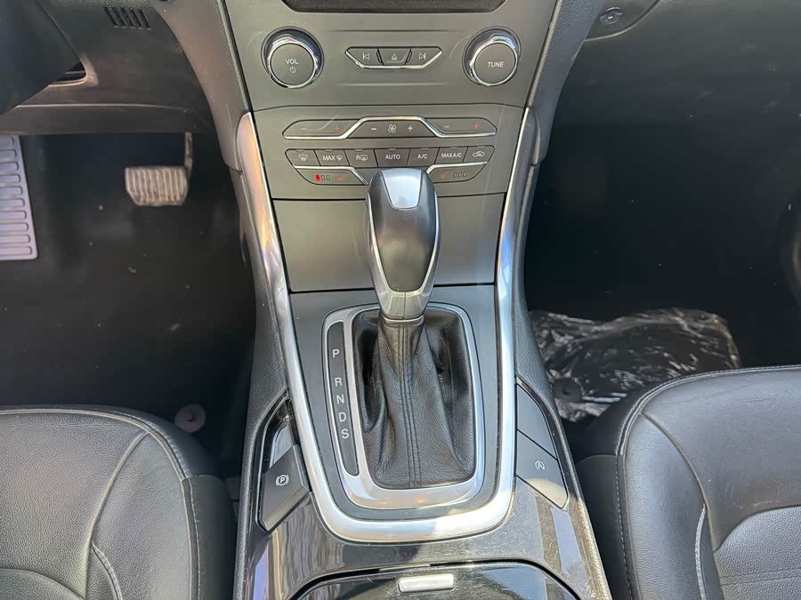 Ford Edge 2017 изображение автомобиля #18