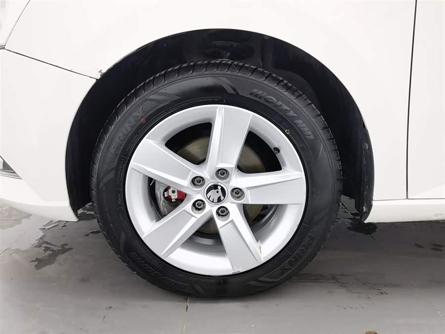 Skoda Fabia 2016 immagine di auto #18