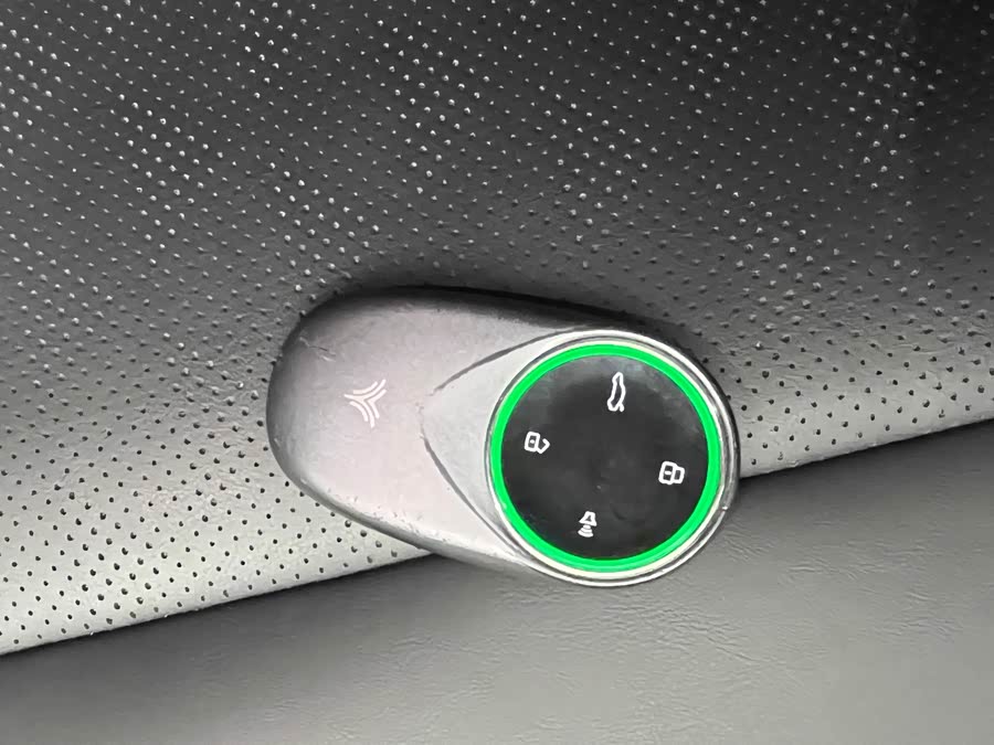 哪吒汽车 哪吒S 2023 汽车图片 #18