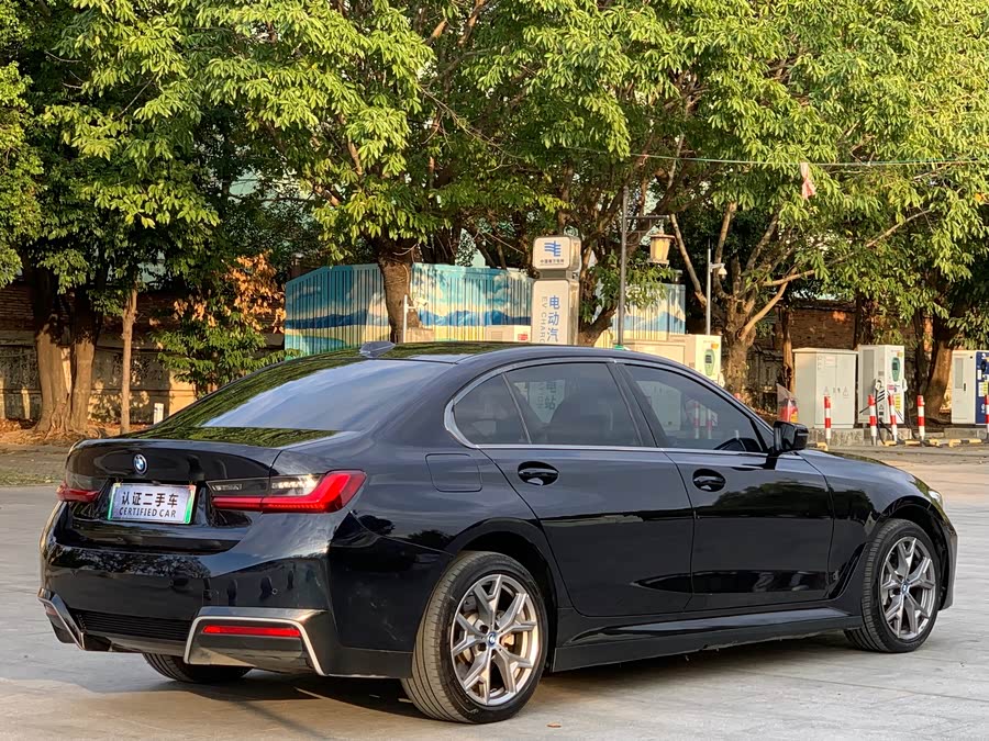 BMW i3 2023 car image #18