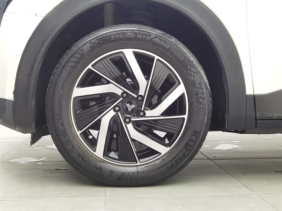 哪吒汽车 哪吒U 2021 汽车图片 #18