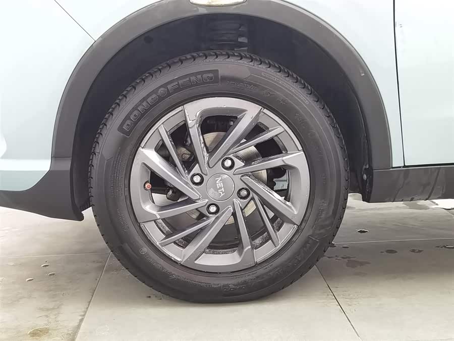 哪吒汽车 哪吒V 2021 汽车图片 #18