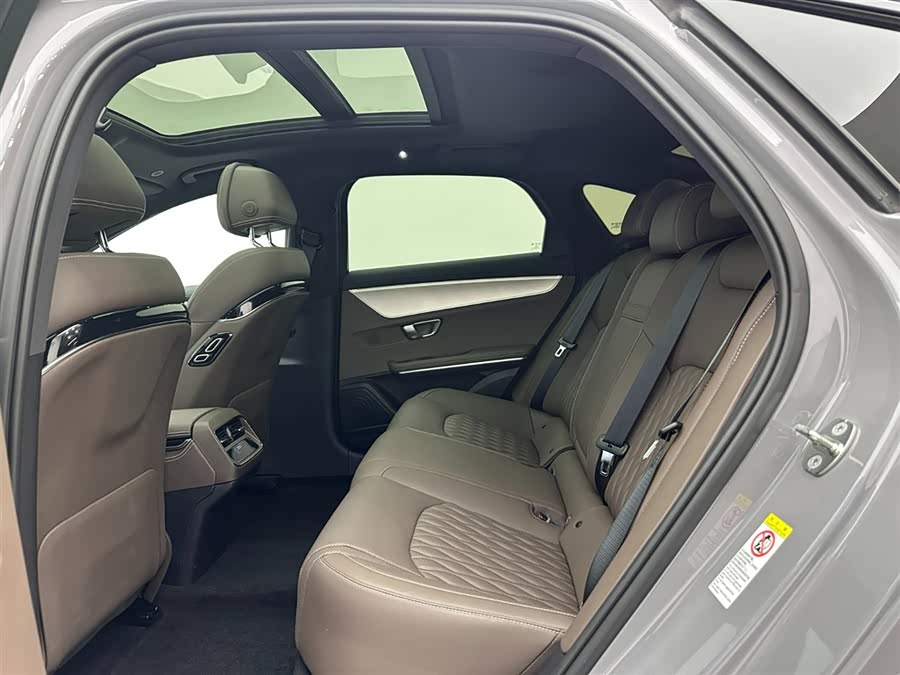 BYD Han 2025 car image #18