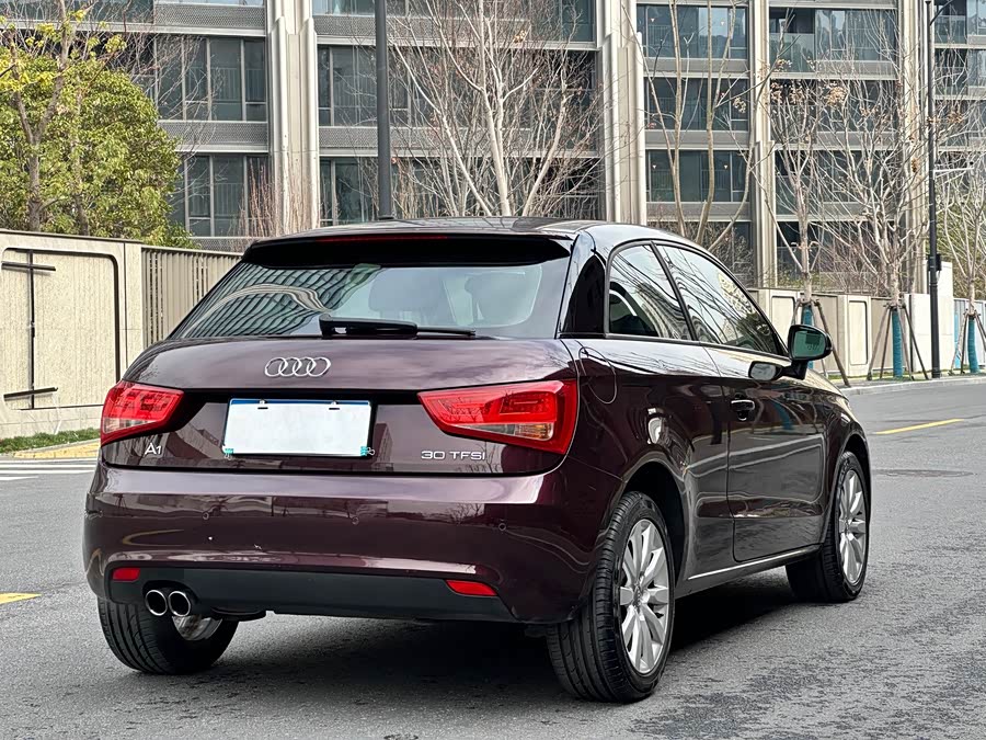 Audi A1 2015 car image #18