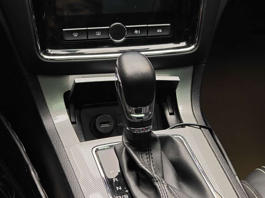 Roewe RX5 2019 изображение автомобиля #18