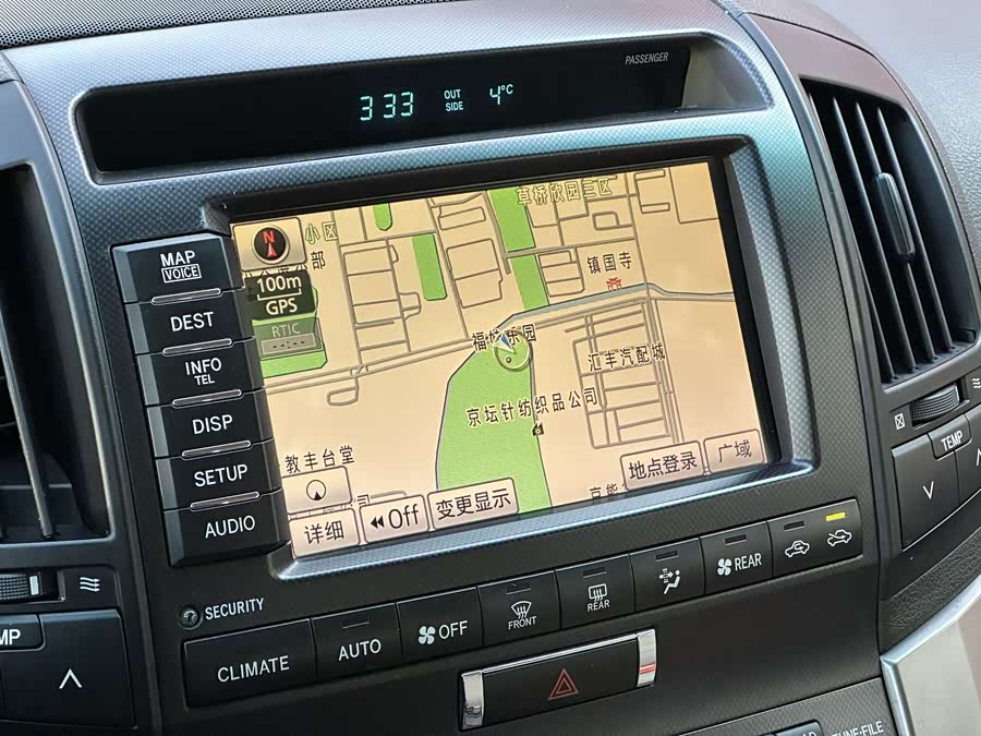 Toyota Land Cruiser 2011 immagine di auto #18