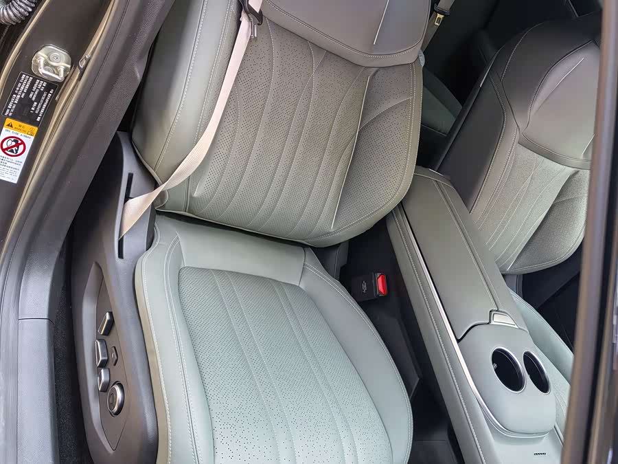 Deepal S07 2025 image de voiture #18