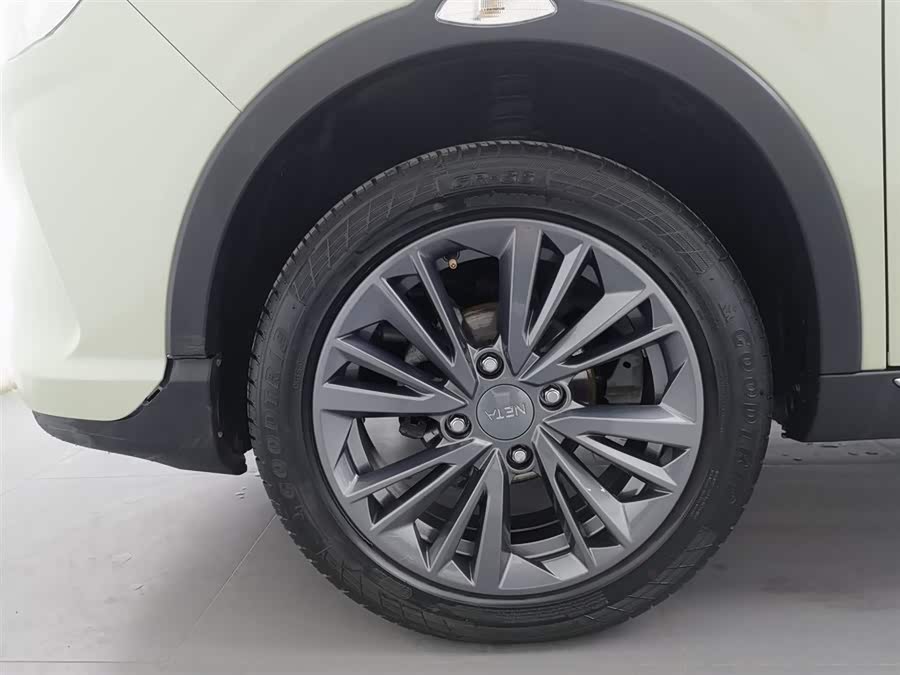 哪吒汽车 哪吒V 2022 汽车图片 #18