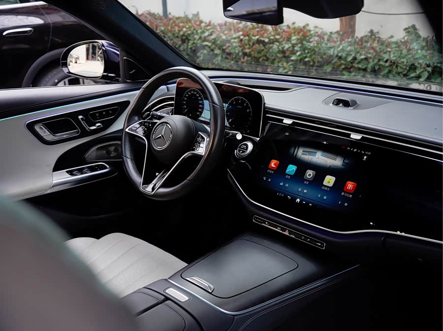 Mercedes-Benz E Class 2023 car image #18