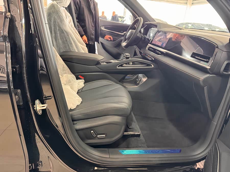 GEELY Monjaro 2025 car image #18