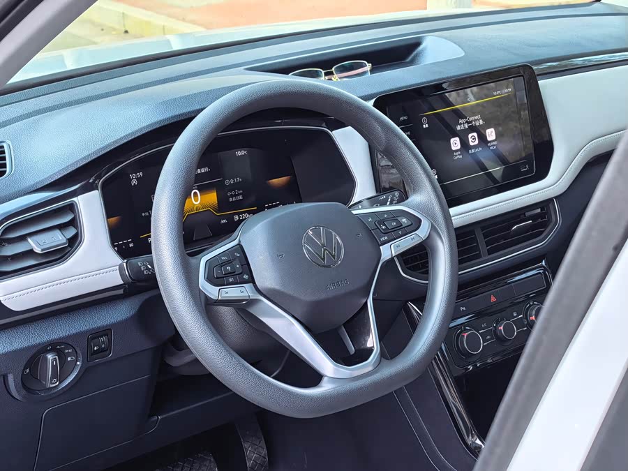 Volkswagen Tharu 2025 immagine di auto #18