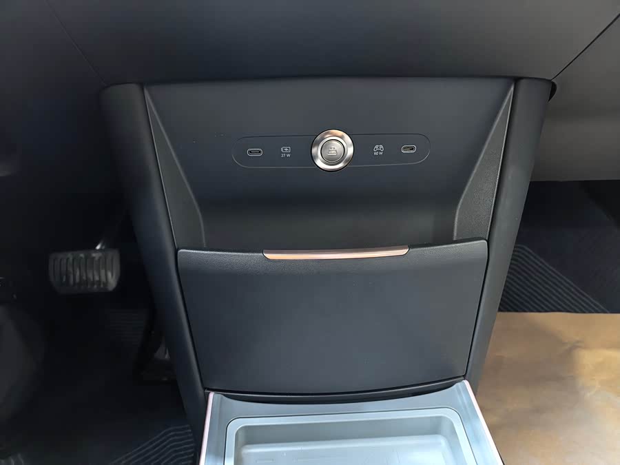 Zeekr X 2023 car image #18