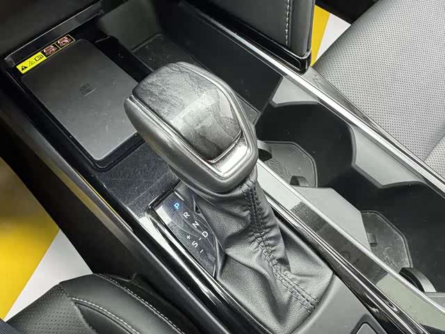 Toyota Camry 2024 immagine di auto #18