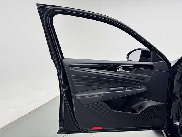 Volkswagen Passat 2023 imagen de coche #18