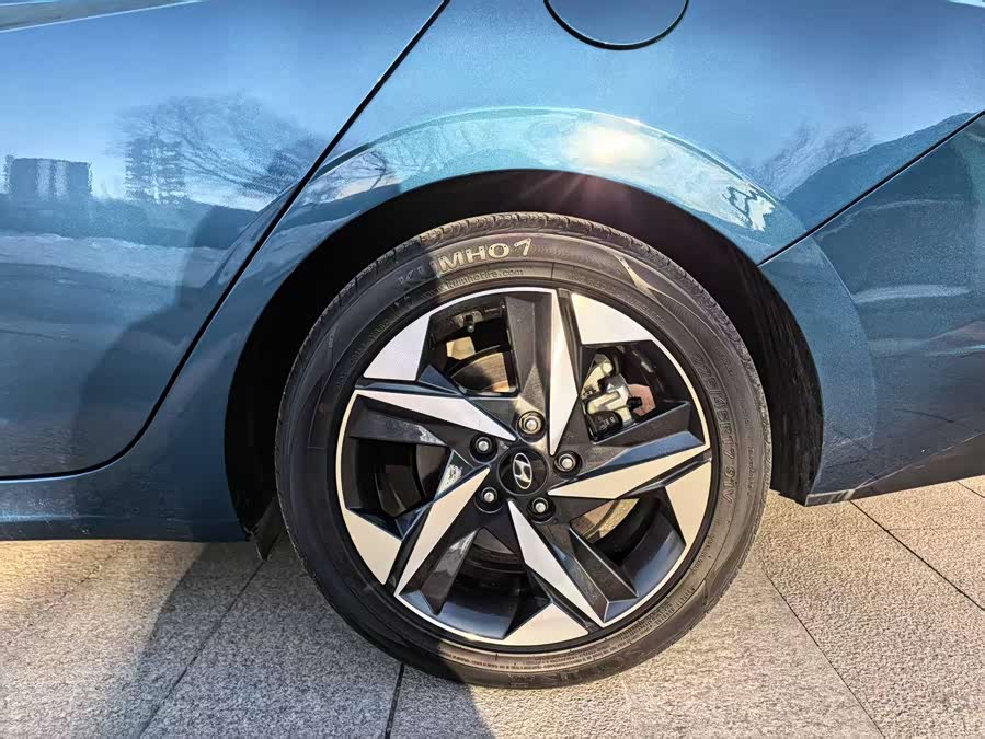 Hyundai Elantra 2023 car image #18