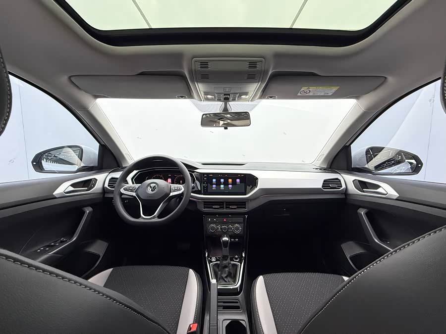 Volkswagen Tacqua 2021 car image #18
