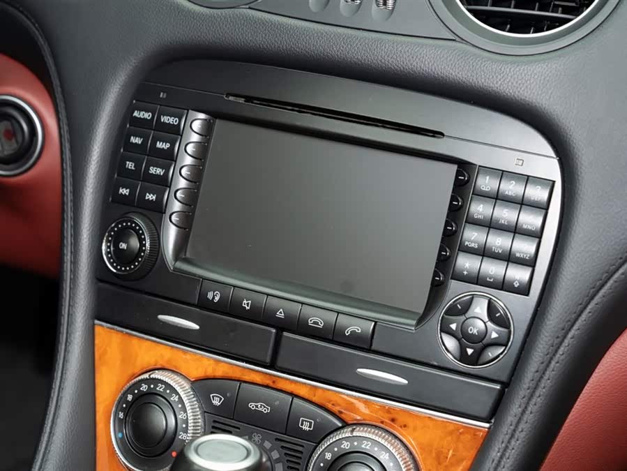 Mercedes-Benz SL Class 2007 car image #18