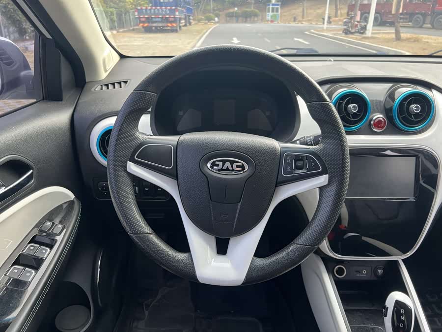 JAC 2017 #18 JAC 2017 car image #18