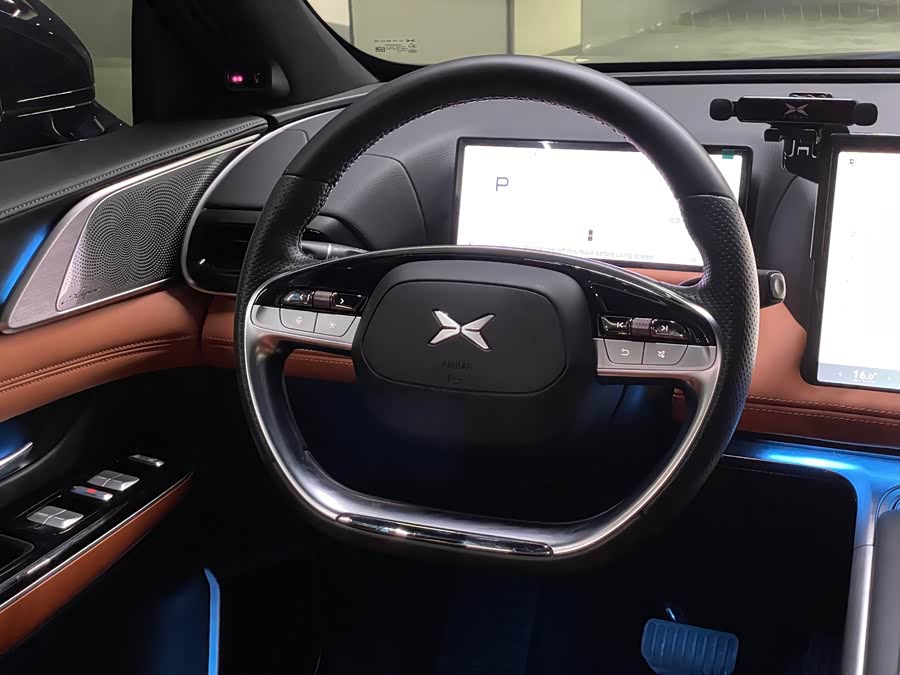 Xpeng G9 2024 car image #18