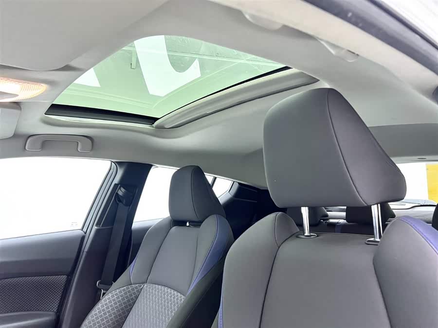 Toyota C-HR 2023 immagine di auto #18