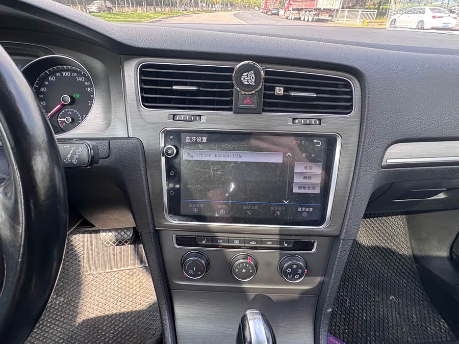 Volkswagen Golf 2016 car image #18