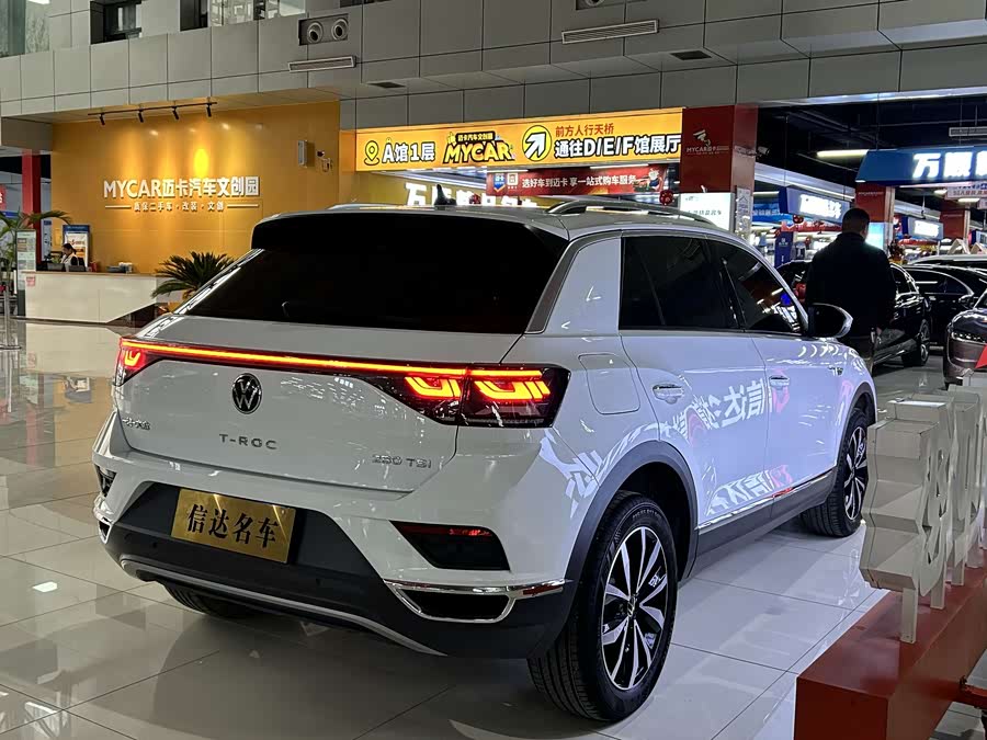 Volkswagen T-Roc 2025 car image #18