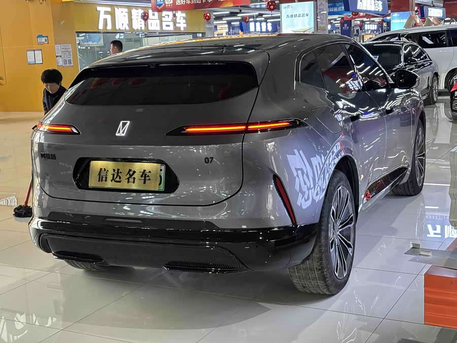 Avatr 07 2024 car image #18