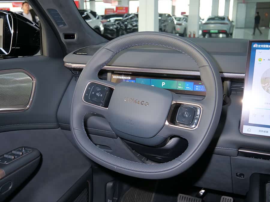 Lynk & Co 900 2025 #18 Lynk & Co 900 2025 car image #18