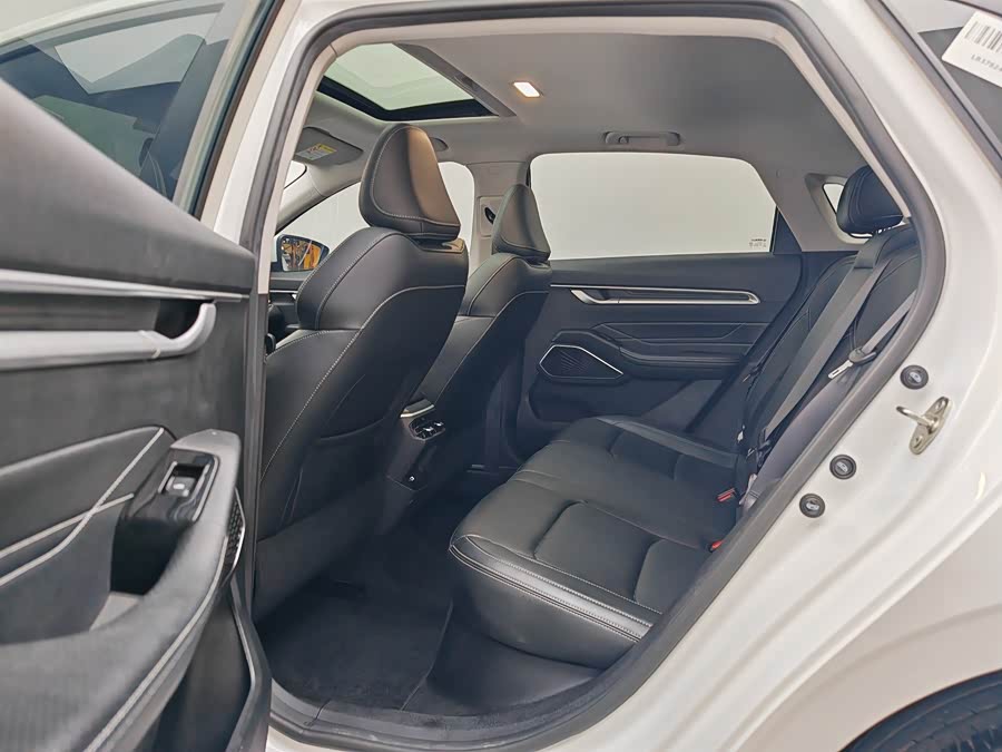 GEELY Emgrand 2023 #18 GEELY Emgrand 2023 car image #18