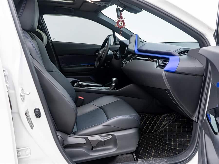 Toyota C-HR 2021 car image #18