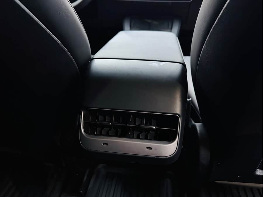 Tesla Model 3 2023 immagine di auto #18