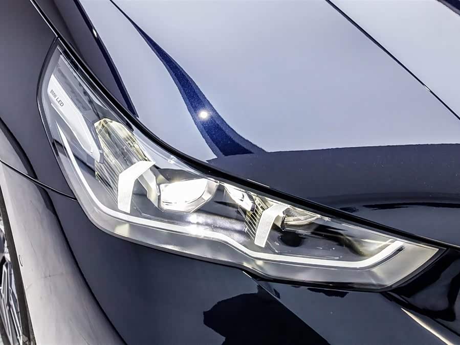 BMW 5 Series 2025 car image #18