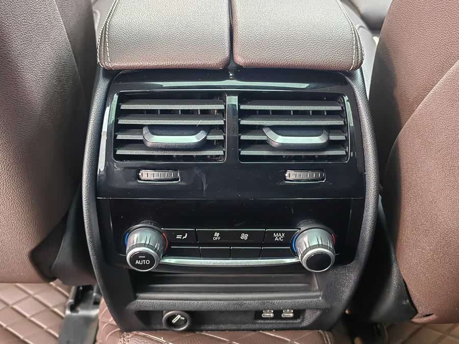 BMW 5 Series 2024 car image #18