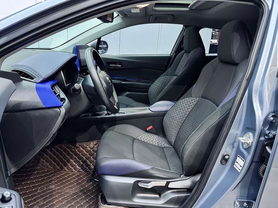 Toyota C-HR 2021 car image #18