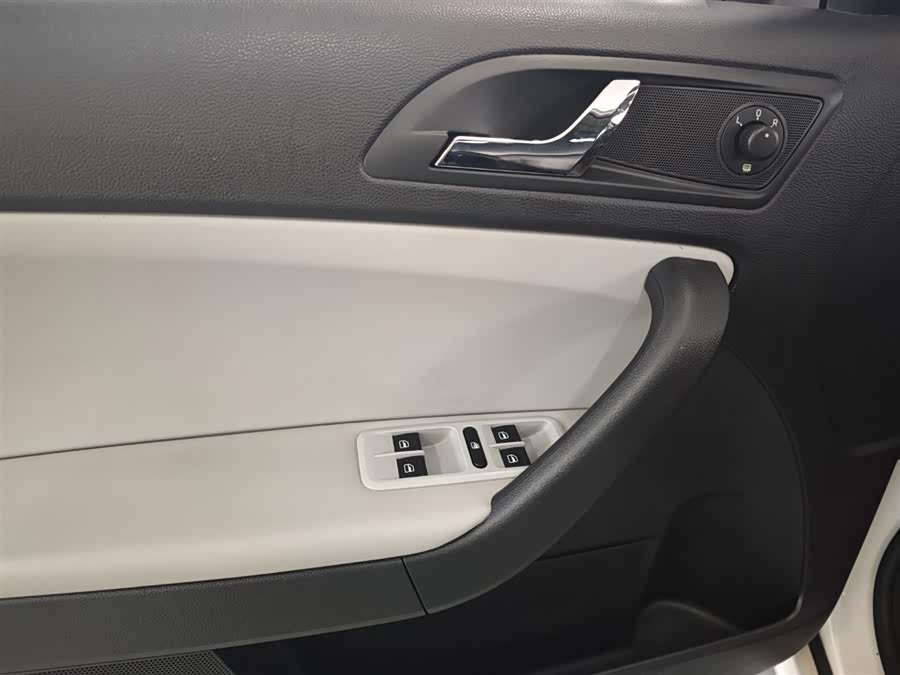 Skoda Yeti 2016 immagine di auto #18