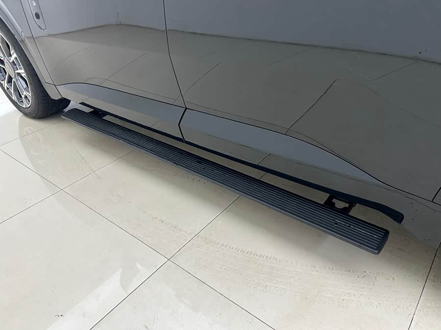 Lynk & Co 900 2025 car image #18