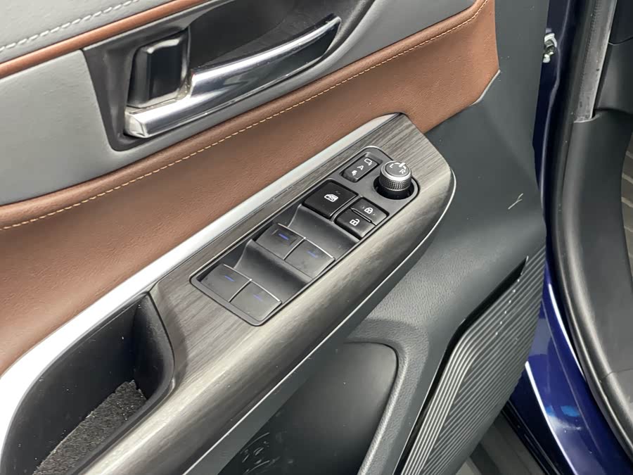 Toyota Harrier 2023 car image #18