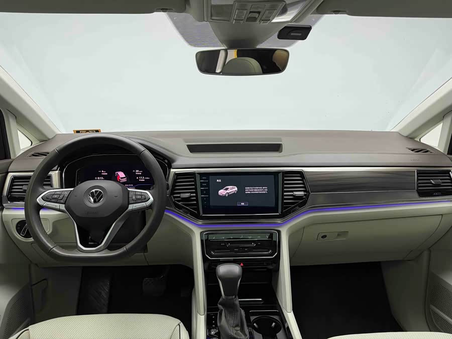 Volkswagen Viloran 2020 car image #18