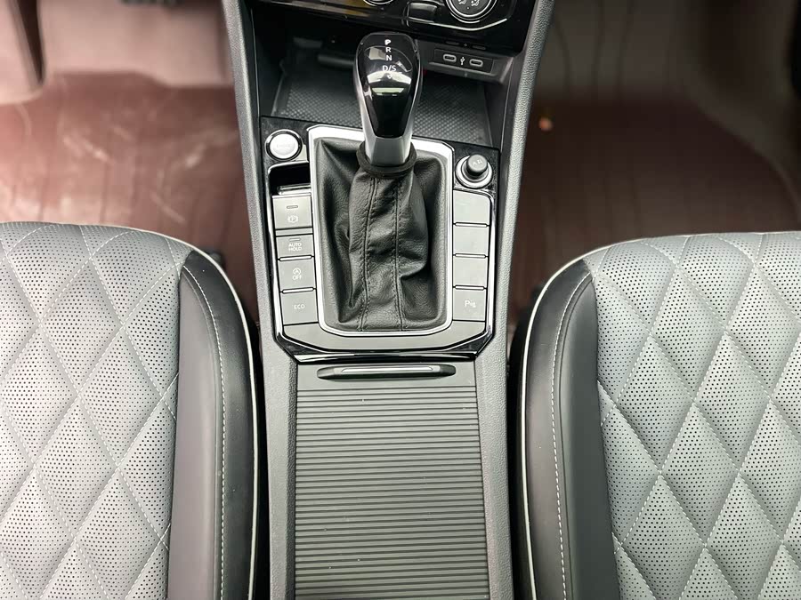 Volkswagen Sagitar 2023 car image #18