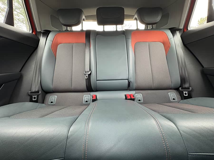 Audi Q2L 2019 imagen de coche #18