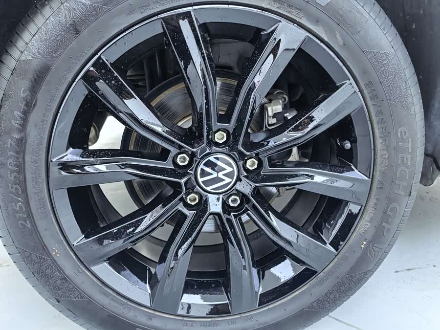 Volkswagen T-Roc 2023 car image #18